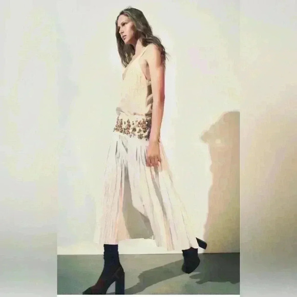 🔥🔥Zara Sequins midi skirt(oversized) - Picture 4 of 8